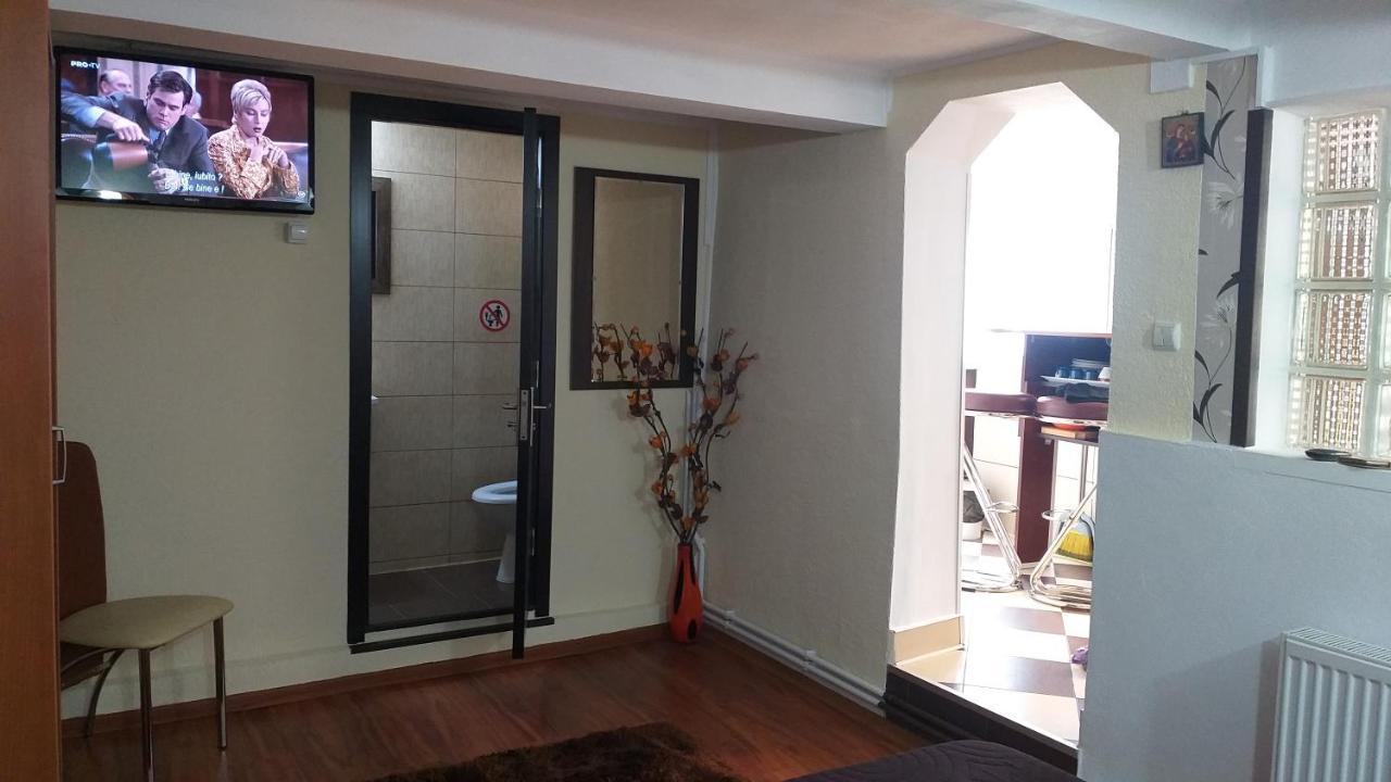 סינאיה Shelby Accommodation -Adult Only- מראה חיצוני תמונה