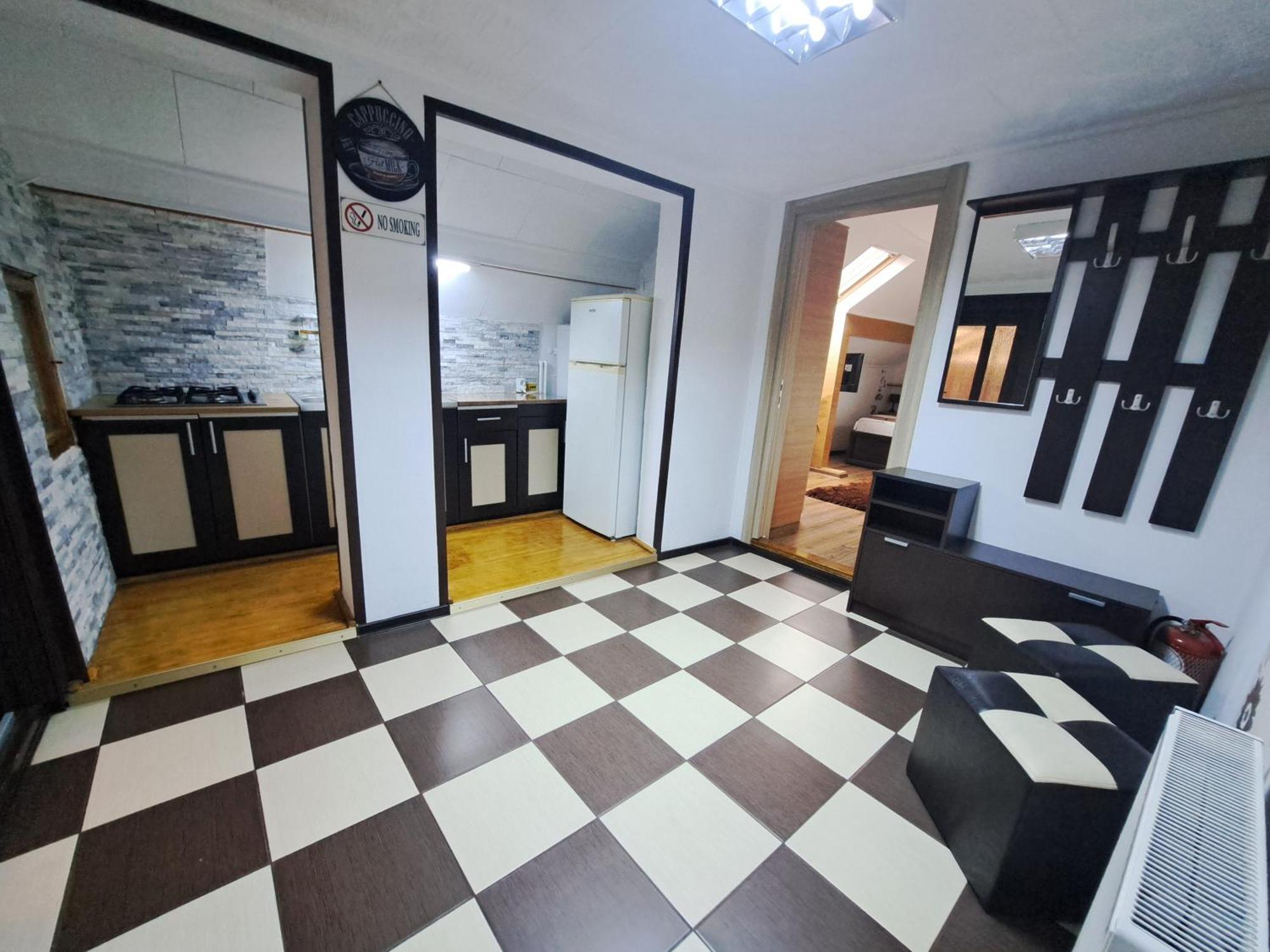 סינאיה Shelby Accommodation -Adult Only- מראה חיצוני תמונה